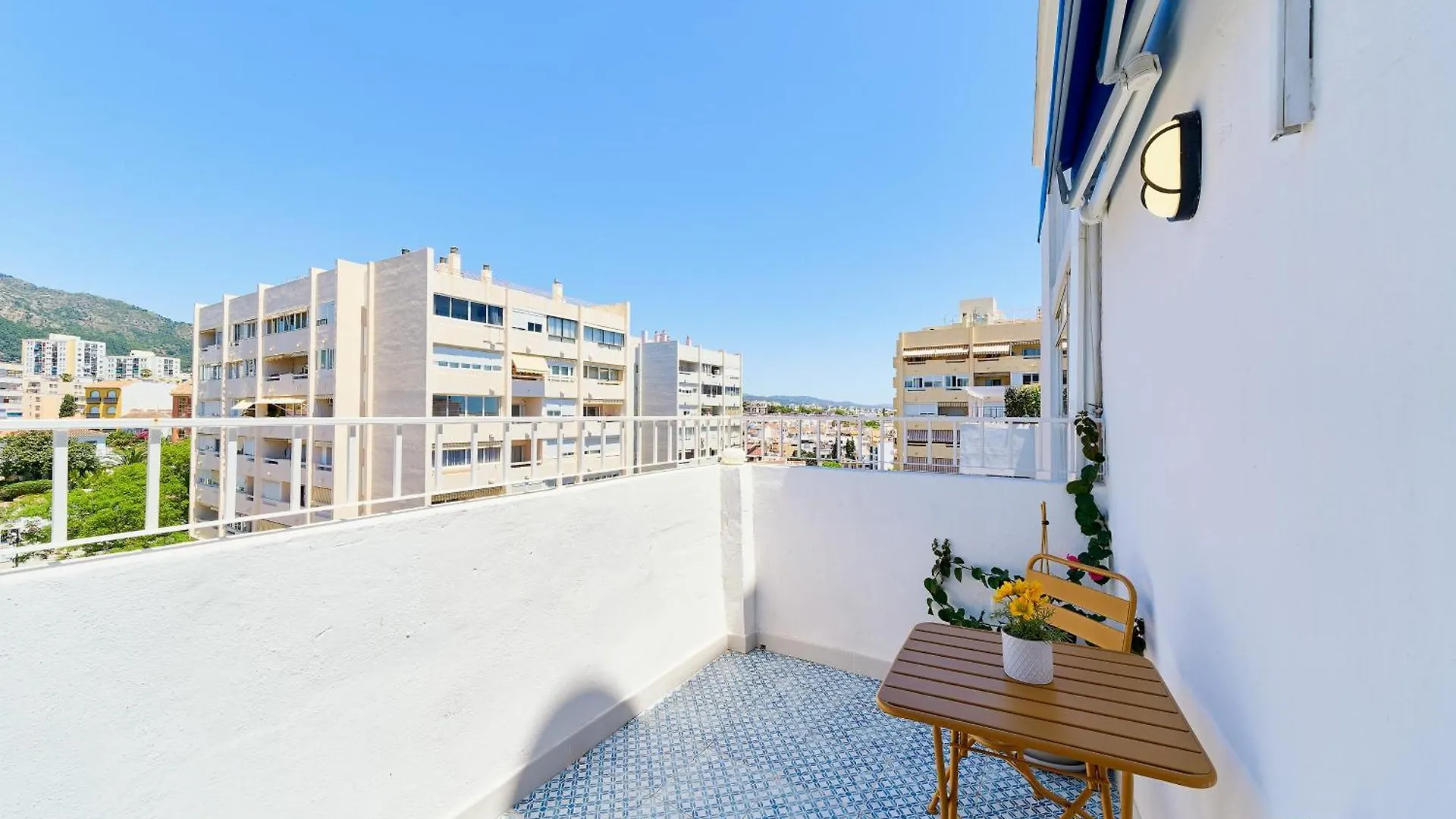 아파트 Hola Marbella Cozy Penthouse Old Town & Beach 스페인