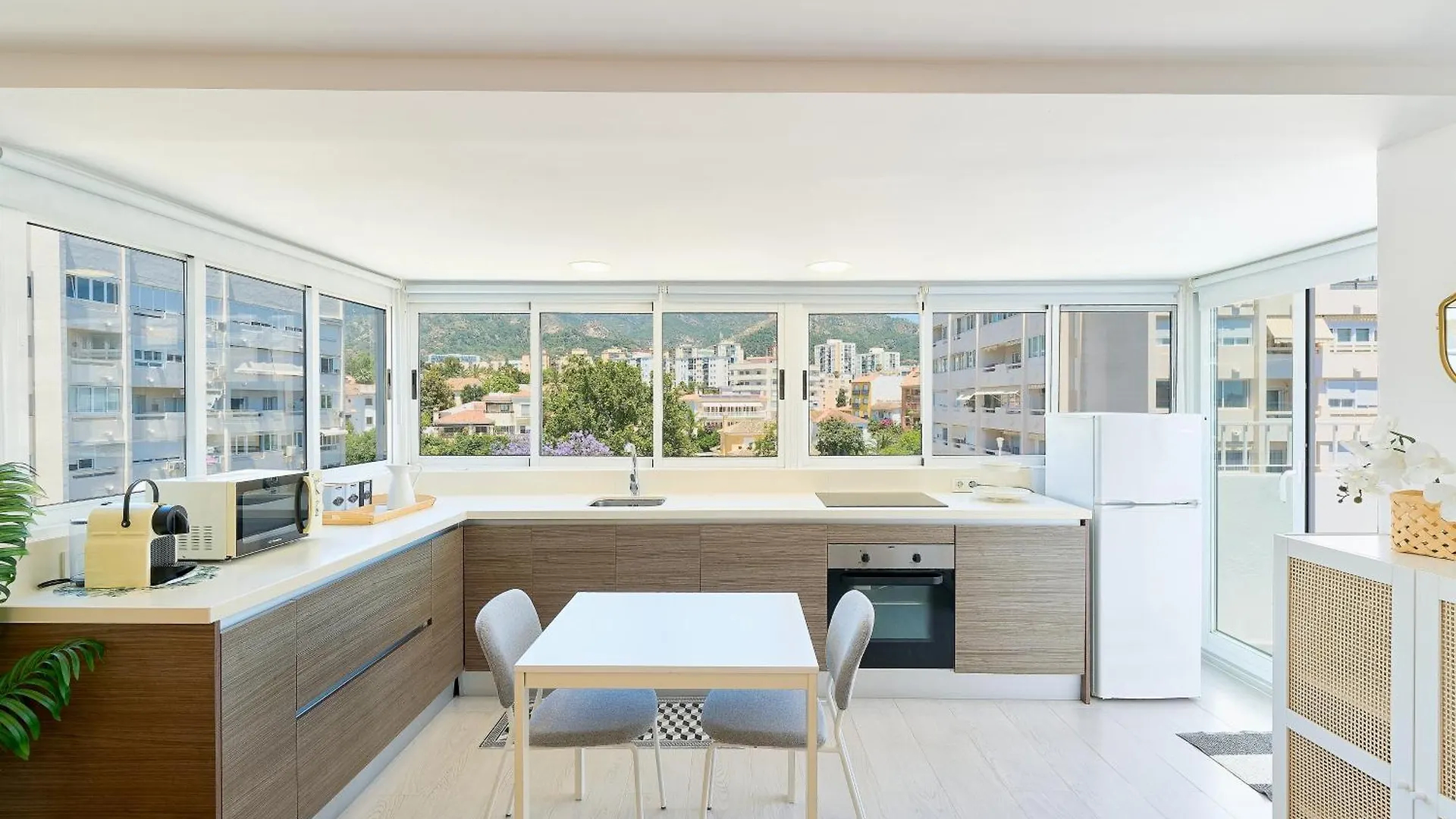 아파트 Hola Marbella Cozy Penthouse Old Town & Beach