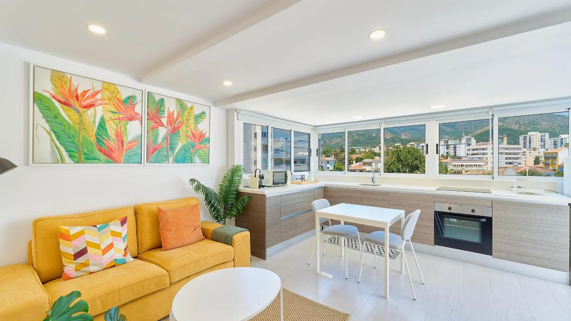 Hola Marbella Cozy Penthouse Old Town & Beach contacts